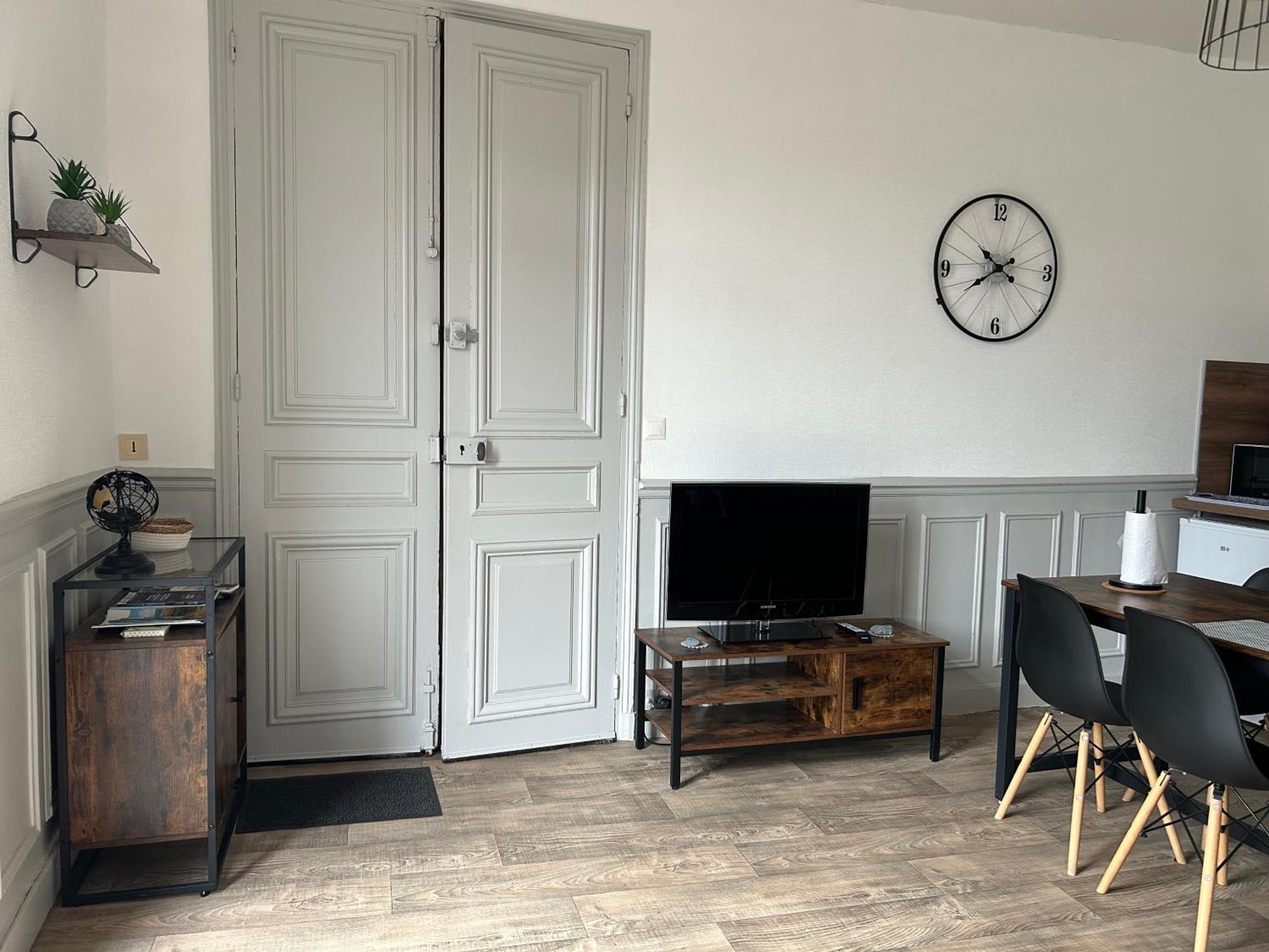 Appartement F1, Refait A Neuf, 150M De La Plage Donville-les-Bains Exterior foto